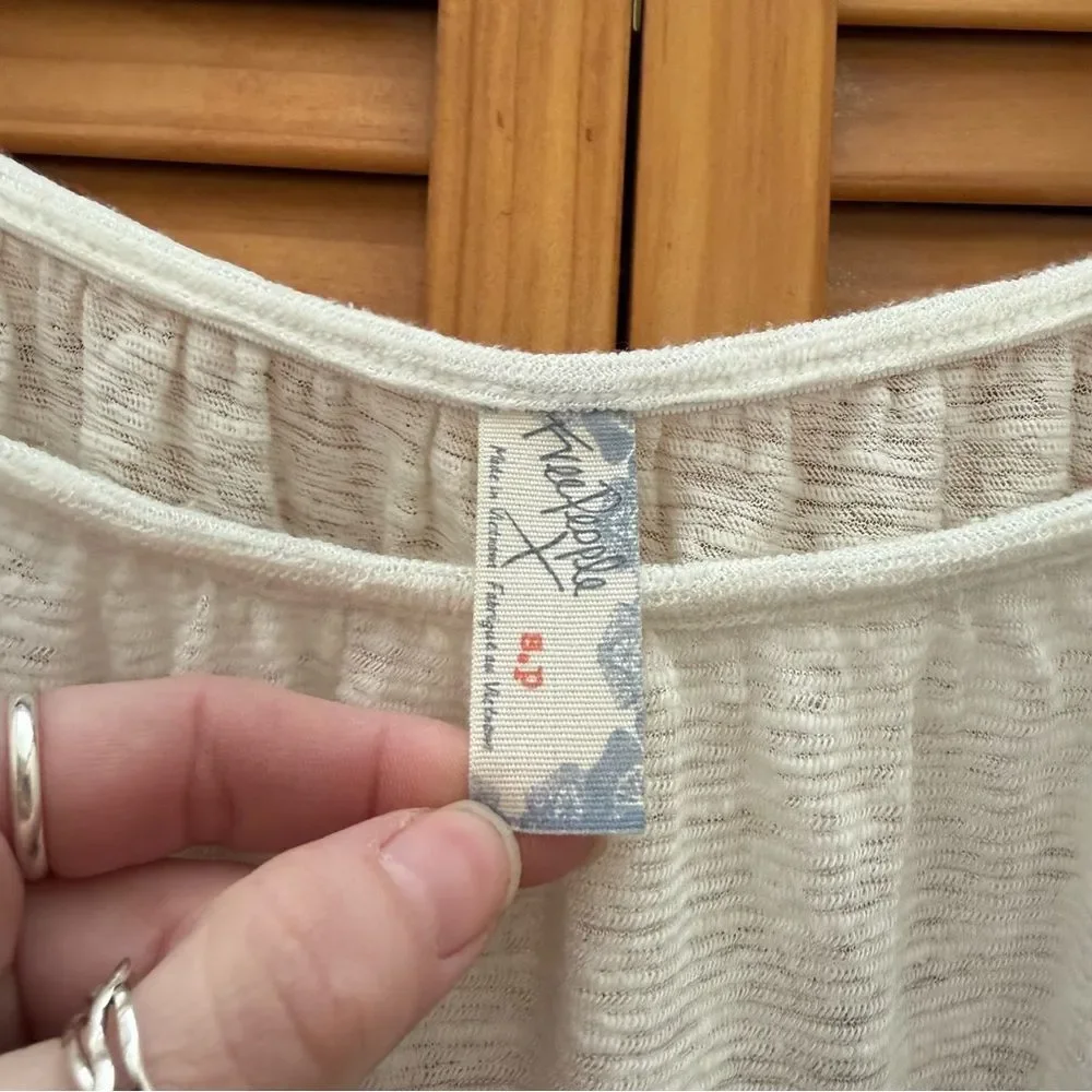 Free people Blouse with cut out Details size small